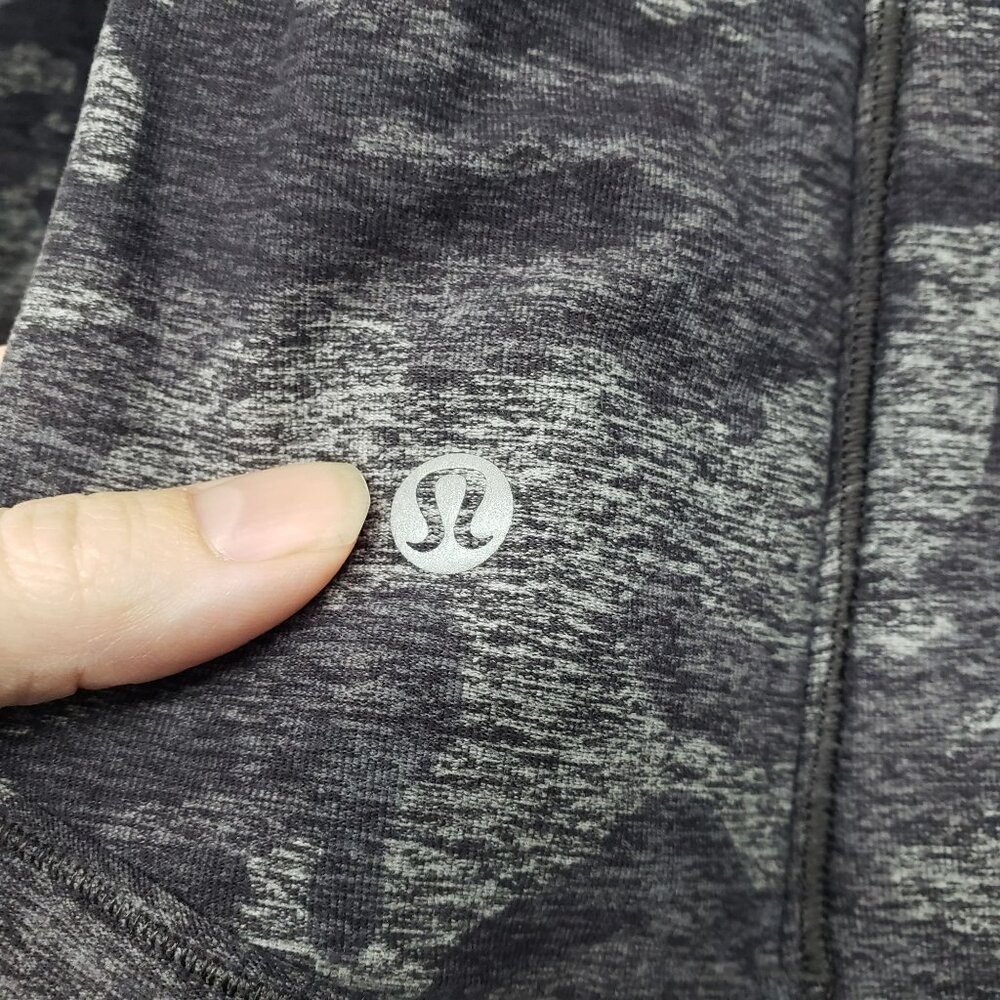 Lululemon Outrun the Elements 1/2 Zip Gray Camo Pullover Rulu Fabric Workout Top - Picture 12 of 12
